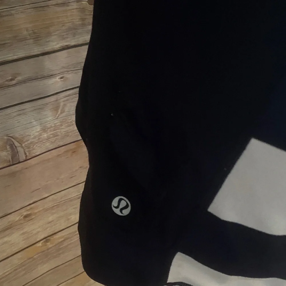 LuLuLemon Run Switch Back 1/2 Zip Size 12 - Picture 8 of 9